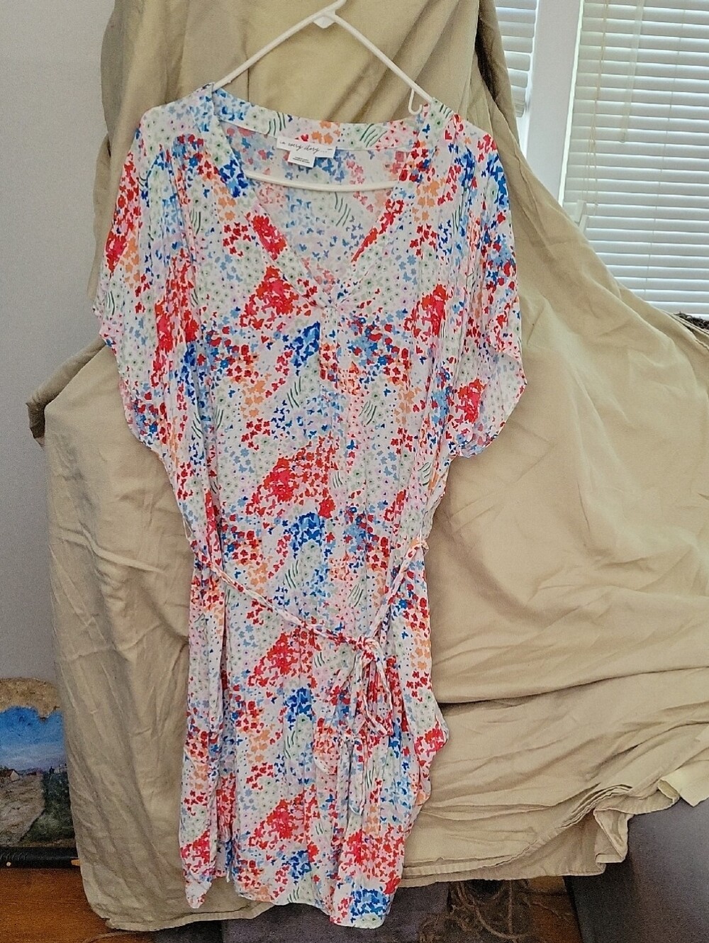 Lightweight Floral Tie-Waist Dress in White, Red & Blue